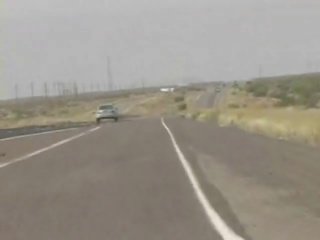 Driving швидко. 150mph, і показ від її тіло