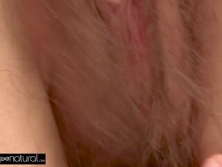 Hårete amatør lesbisk movs av furry kroppen