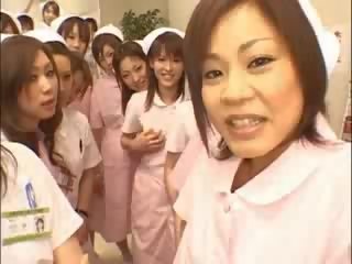 Asiática enfermeiras aproveite adulto vídeo em topo