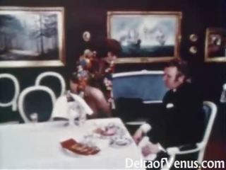 Вінтажний x номінальний кліп 1960s - волохата perfected брюнетка - стіл для три