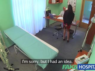 Fakehospital seksikäs myynti lassie avaa surgeon kumulat